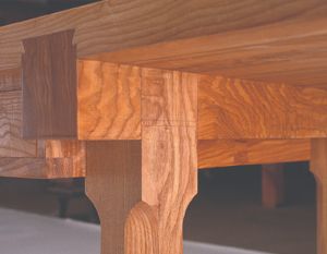 Способы фиксации столешниц из цельной древесины: компенсационные пазы и скрытые крепления