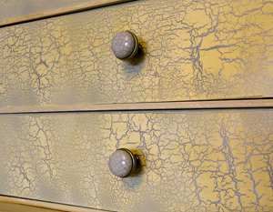 Методы нанесения декоративных трещин (кракелюр) на деревянные поверхности