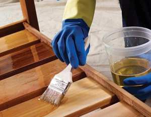 Пропитка маслом vs. лакировка: сравнение по износостойкости и сложности ухода