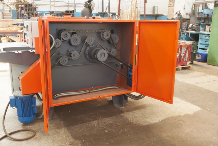 Многопильный одновальный кромкообрезной станок  «ТРИУМФ» М1000