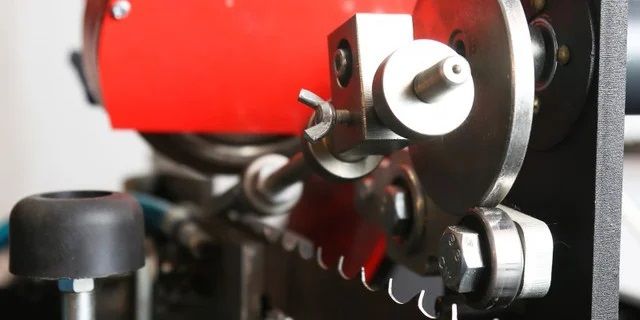 Станок для автоматической заточки ленточных пил Astron FP