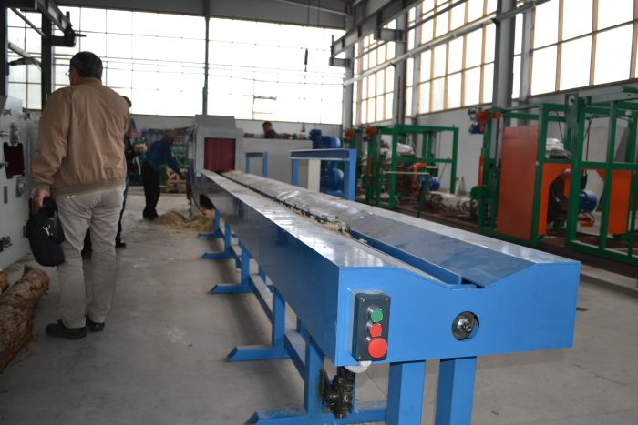 Станок для продольной распиловки бревен СБЦ-340