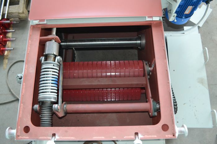 ОДНОВАЛЬНЫЙ МНОГОПИЛЬНЫЙ СТАНОК БЕЛАЯ АКУЛА 1Ц8-450 (55 кВт)