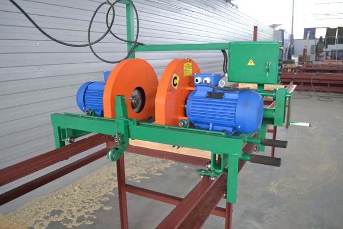 Кромкообрезной станок Алтаи?-011 двухпильный электрический