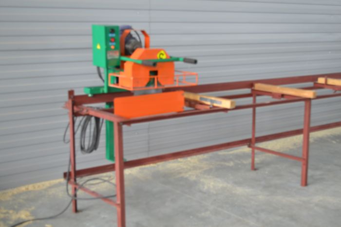 Кромкообрезной однопильный бензиновый станок Алтаи?-007A