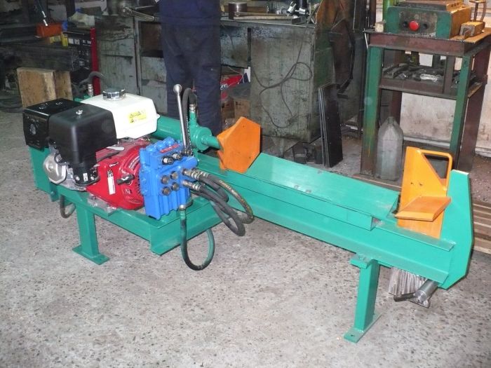 Дровокол горизонтальный бензиновый Алтай-КГА