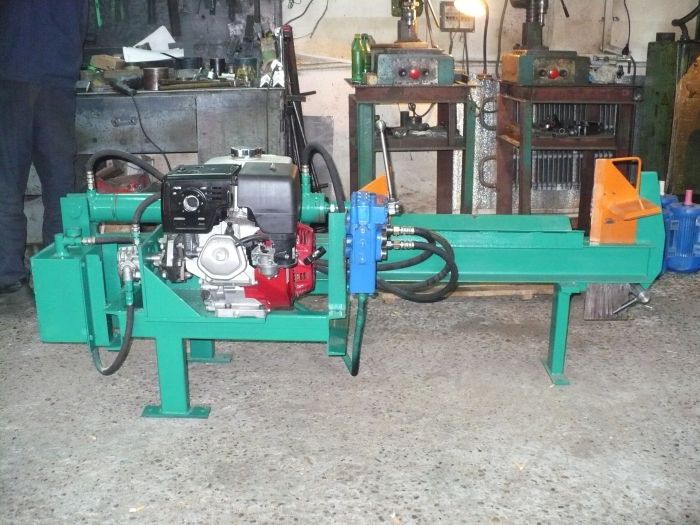 Дровокол горизонтальный бензиновый Алтай-КГА