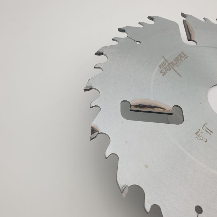 Пильный диск для многопильных станков 300x50x3.5/2.2x18+4 WZ RED SAMURAI